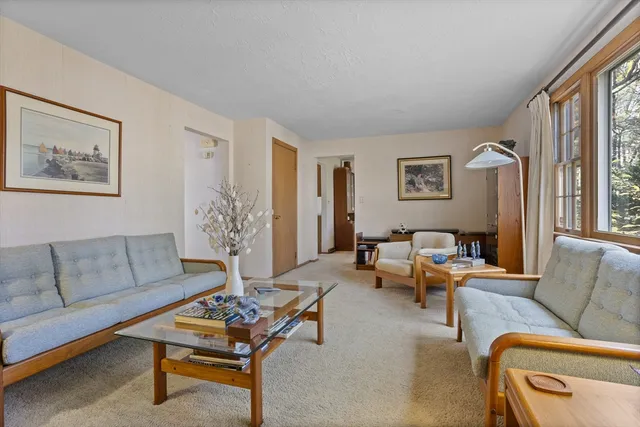 $725,000 | 14 Arbutus Avenue, Chelmsford, MA 01824