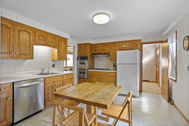 $725,000 | 14 Arbutus Avenue, Chelmsford, MA 01824