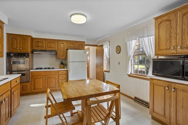 $725,000 | 14 Arbutus Avenue, Chelmsford, MA 01824