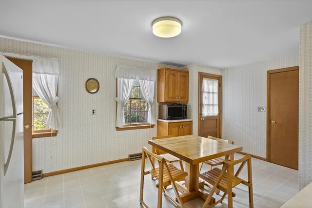 $725,000 | 14 Arbutus Avenue, Chelmsford, MA 01824