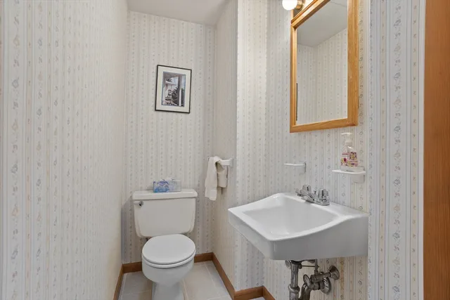 $725,000 | 14 Arbutus Avenue, Chelmsford, MA 01824