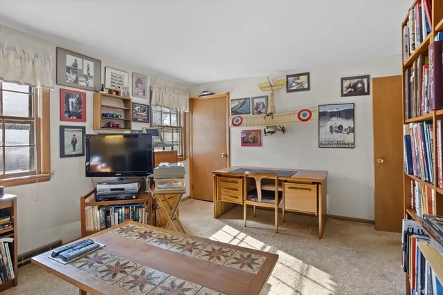 $725,000 | 14 Arbutus Avenue, Chelmsford, MA 01824