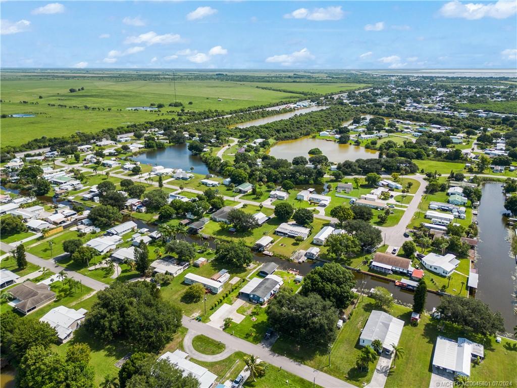 1241 Chobee Loop Okeechobee, FL 34974 - Photo 7 of 41 Gallery Image 7