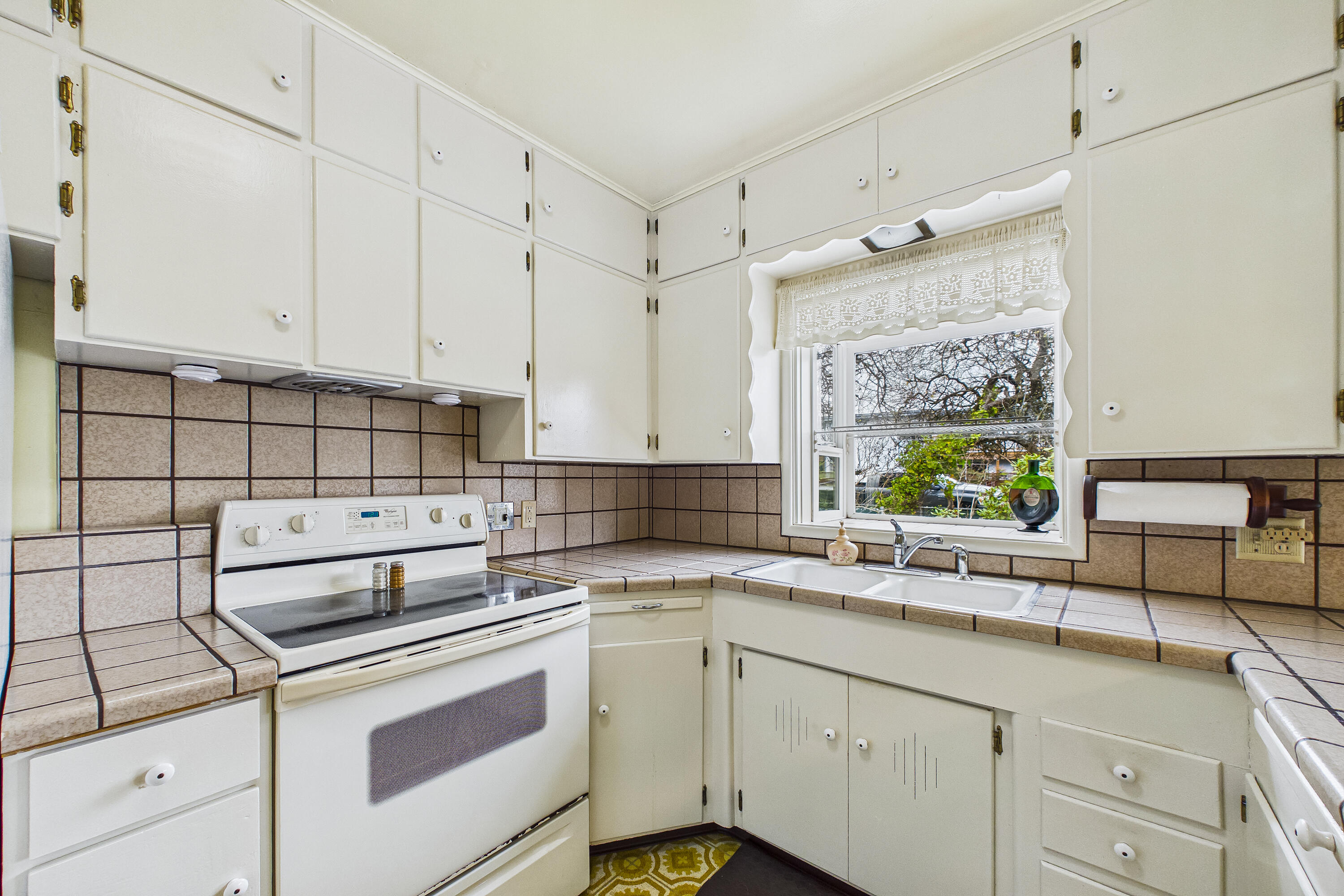 491 H Street Arcata, CA 95521 - Photo 12 of 41
