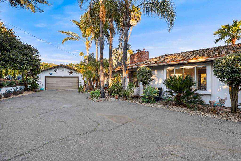 826 Ora Avo Drive Vista, CA 92084 - Photo 2 of 52 front view of a house with a street