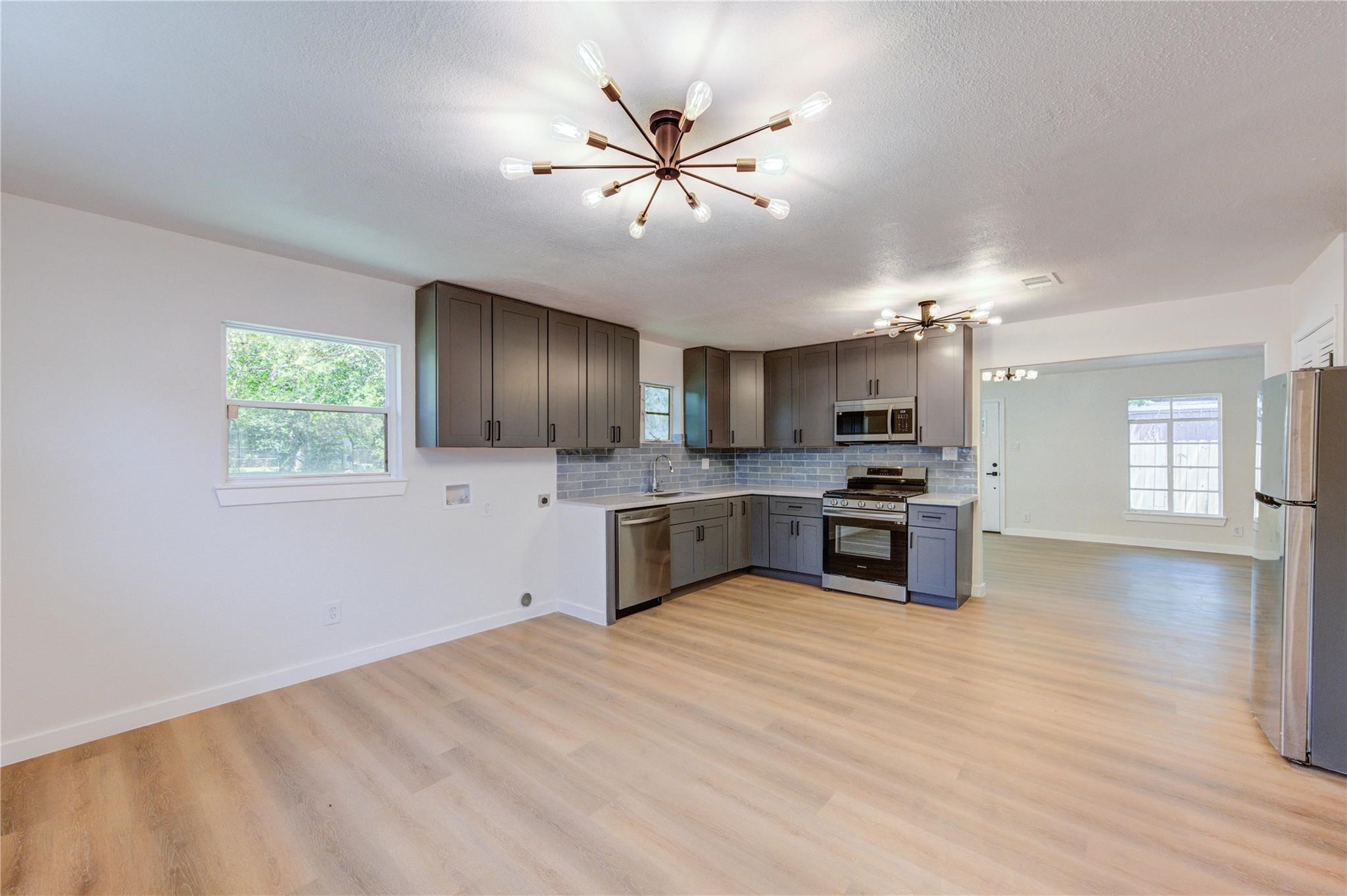 4914 Pershing Street Houston, TX 77033 - Photo 21 of 34