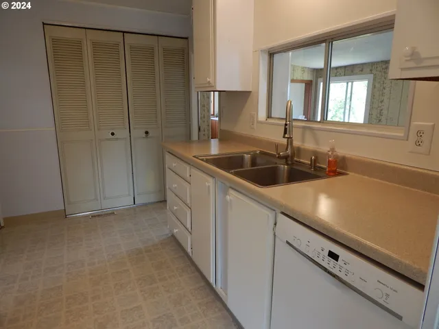 $340,000 | 53194 Columbia River Highway, Scappoose, OR 97056