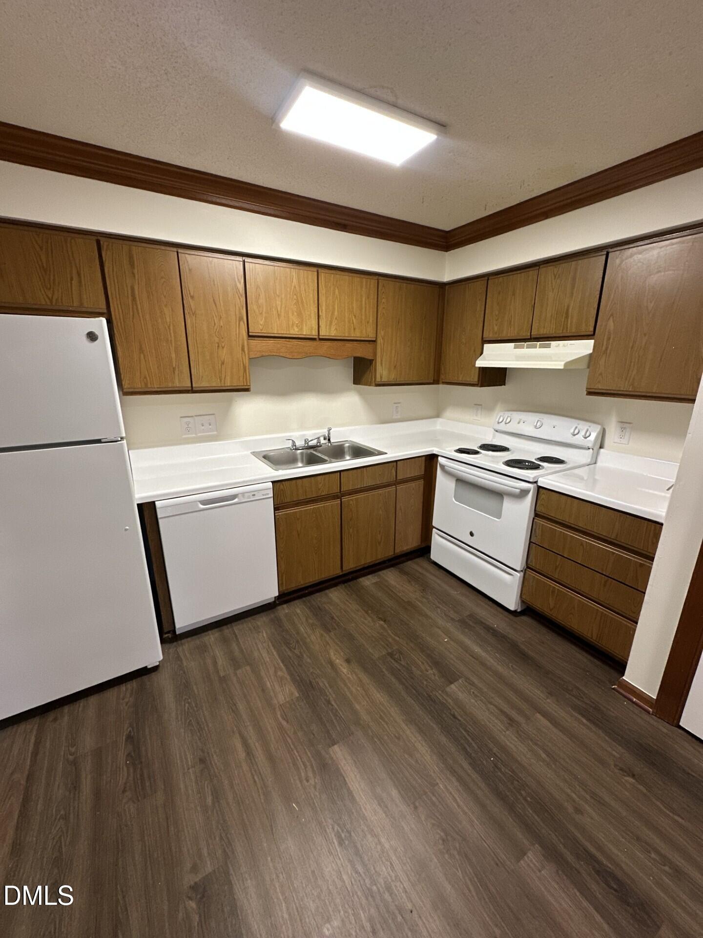 3506 Ivy Commons Drive, Unit 202 Raleigh, NC 27606 - Photo 3 of 8 3