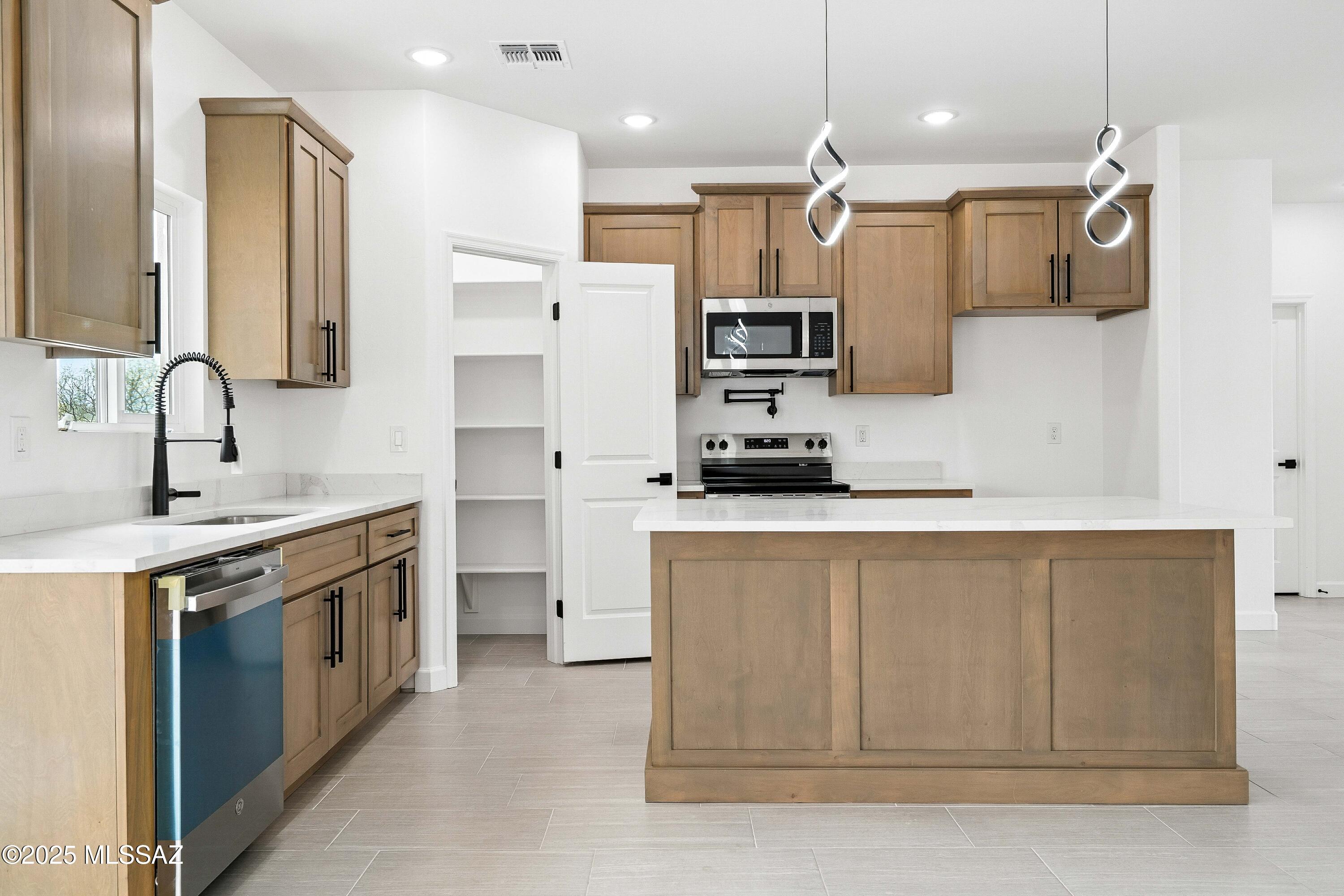 1729 Faro Court Rio Rico, AZ 85648 - Photo 10 of 30 Gallery Image 10