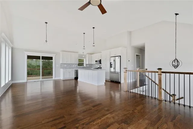 $430,000 | 22915 South Ridgeview Drive, Peculiar, MO 64078