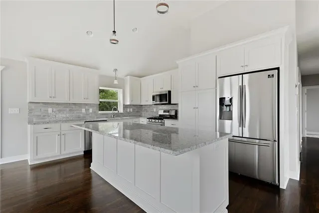 $430,000 | 22915 South Ridgeview Drive, Peculiar, MO 64078