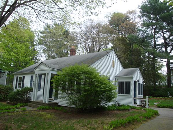 36 Hemlock Road Hingham, MA 02043 - Photo 2 of 4 Gallery Image 2