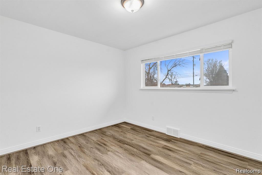 50500 Card Road Macomb, MI 48044 - Photo 16 of 26