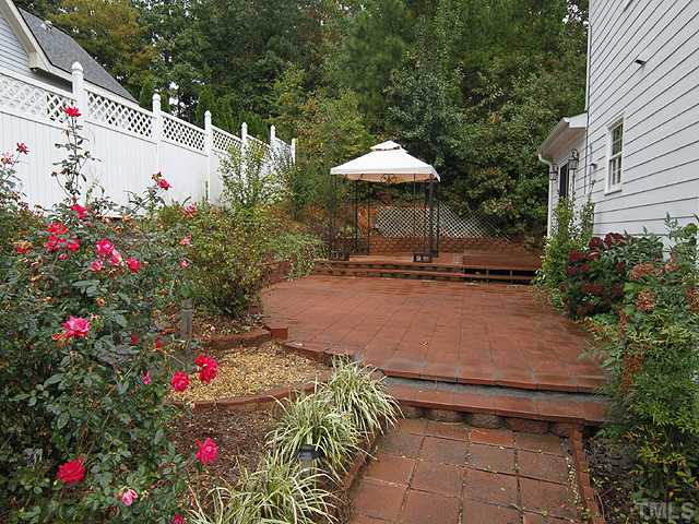 6800 Glendower Road Raleigh, NC 27613 - Photo 10 of 14 a view of a backyard