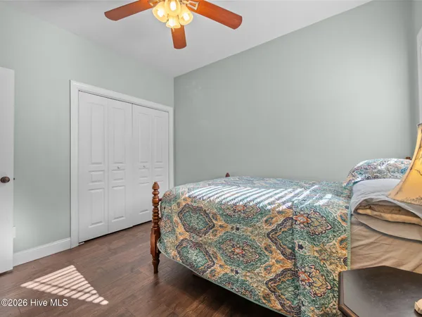 $2,000 | 305 Battery Park Court, Swansboro, NC 28584