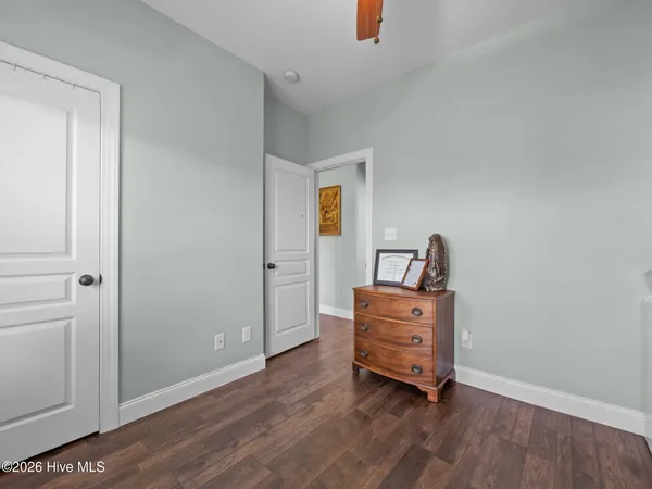 $2,000 | 305 Battery Park Court, Swansboro, NC 28584