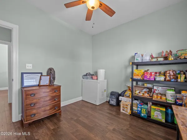 $2,000 | 305 Battery Park Court, Swansboro, NC 28584