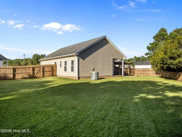 $2,000 | 305 Battery Park Court, Swansboro, NC 28584