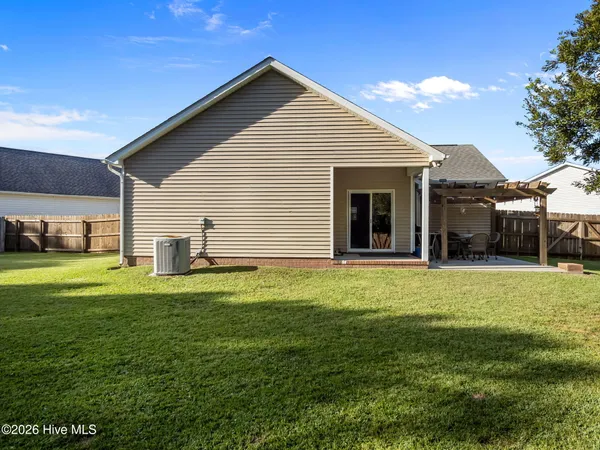 $2,000 | 305 Battery Park Court, Swansboro, NC 28584