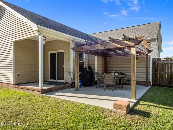 $2,000 | 305 Battery Park Court, Swansboro, NC 28584