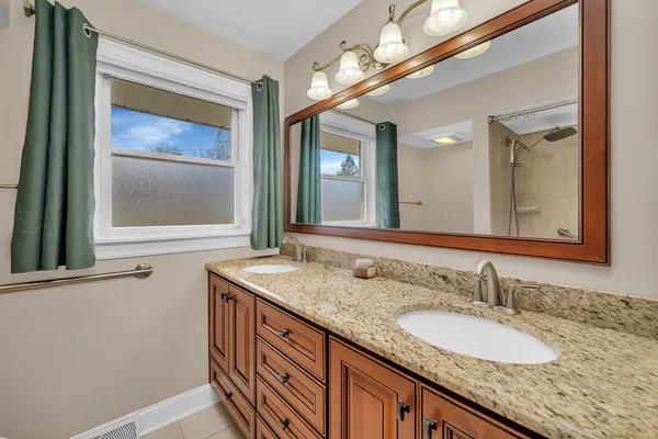 $399,000 | 2434 Erskine Road, Joliet, IL 60433