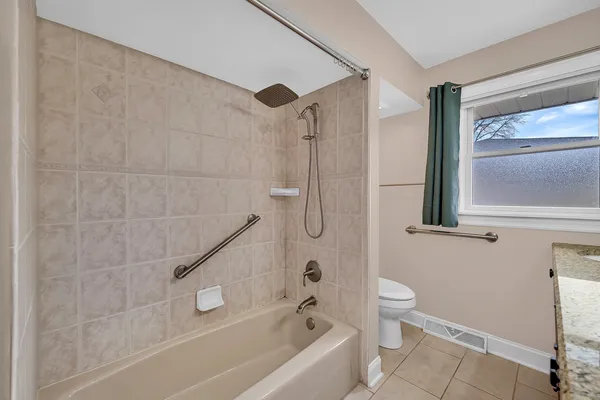 $399,000 | 2434 Erskine Road, Joliet, IL 60433