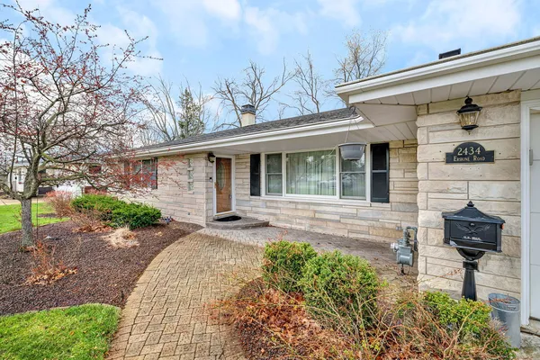 $399,000 | 2434 Erskine Road, Joliet, IL 60433