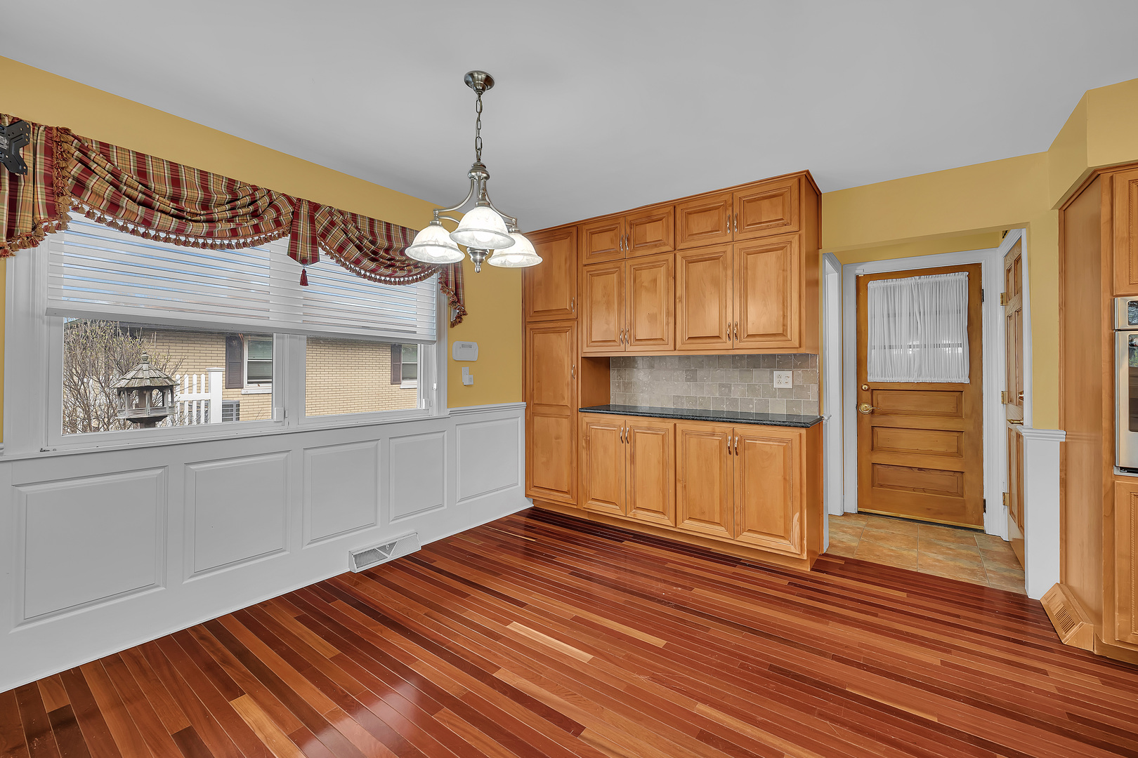 2434 Erskine Road Joliet, IL 60433 - Photo 7 of 28