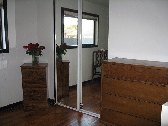 2685 Tremonto Road Anderson, CA 96007 - Photo 9 of 11 Bedroom - mirror door closet