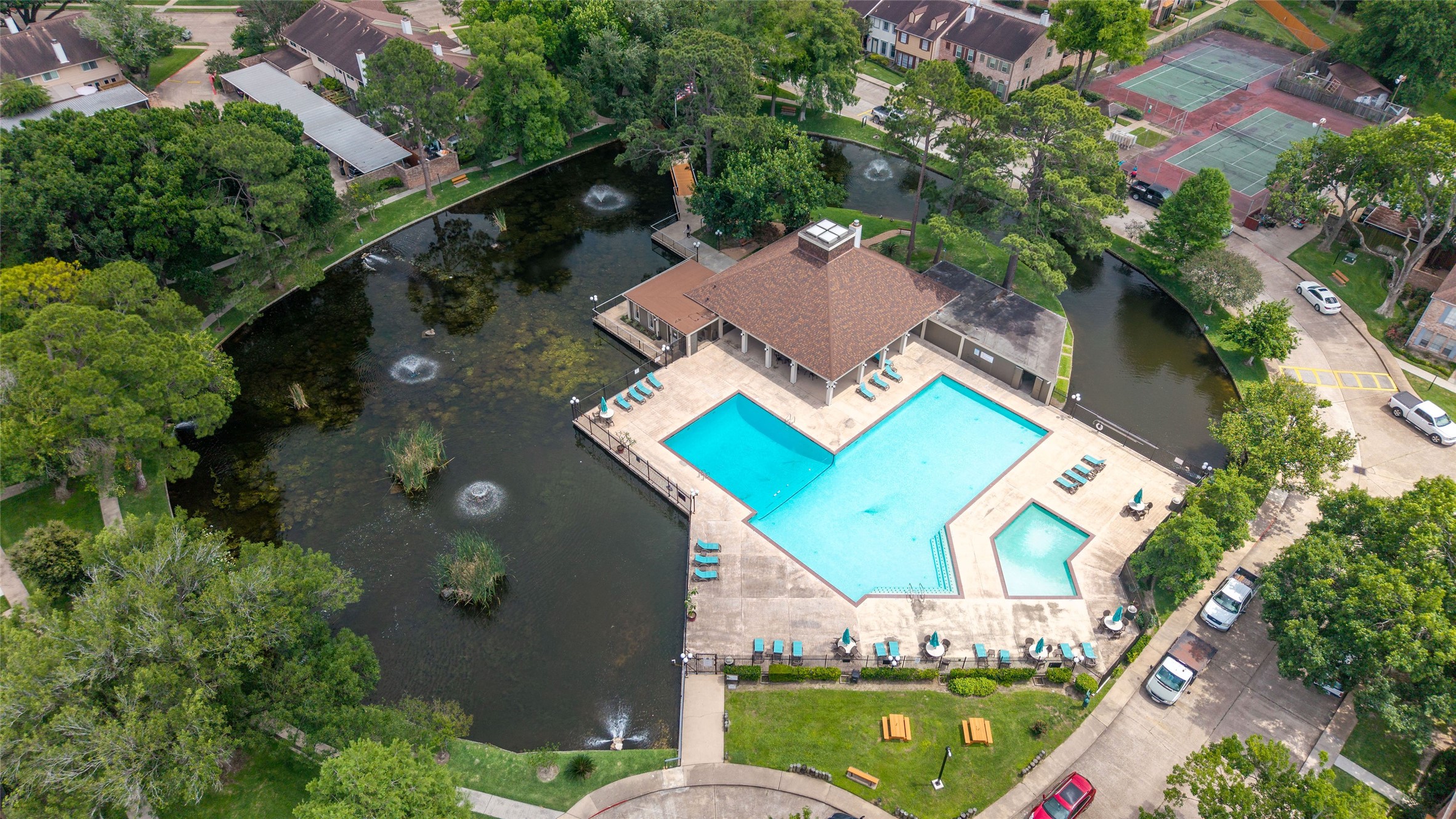 5800 Lumberdale Road, Unit 55 Houston, TX 77092 - Photo 30 of 34 an aerial view of house with yard