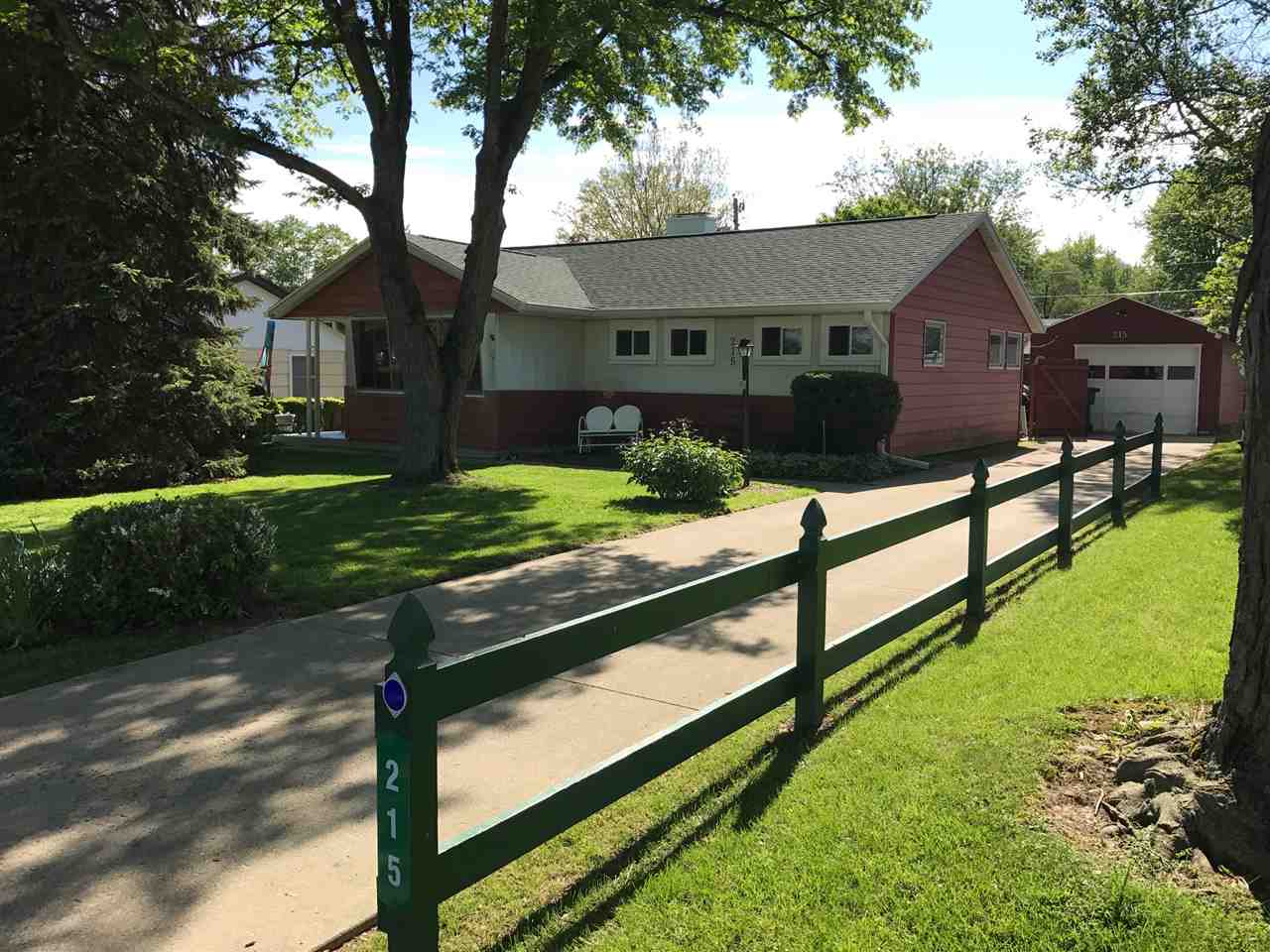215 North Greenbriar Road Muncie, IN 47304 - Photo 1 of 13 Gallery Image 1