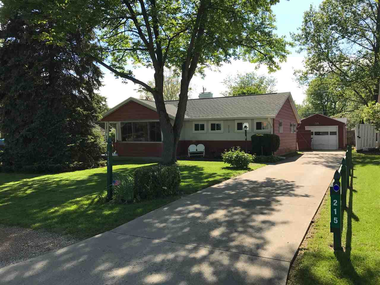 215 North Greenbriar Road Muncie, IN 47304 - Photo 2 of 13 Gallery Image 2