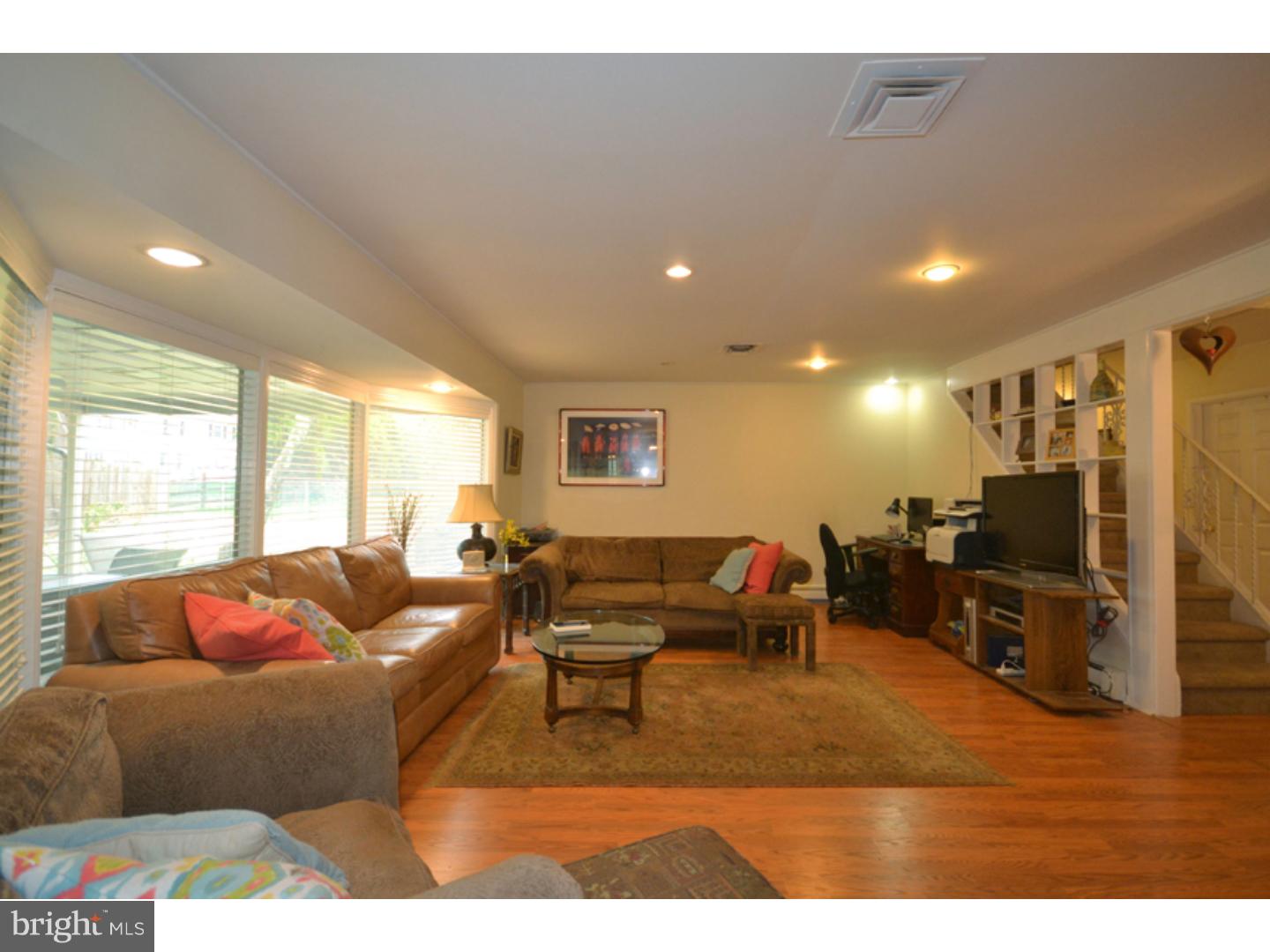 42 Firebush Road Levittown, PA 19056 - Photo 4 of 25