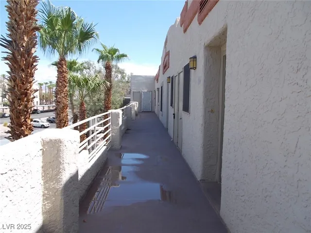 $1,000 | 2064 Mesquite Lane, Unit 304, Laughlin, NV 89029