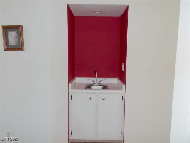 $1,000 | 2064 Mesquite Lane, Unit 304, Laughlin, NV 89029