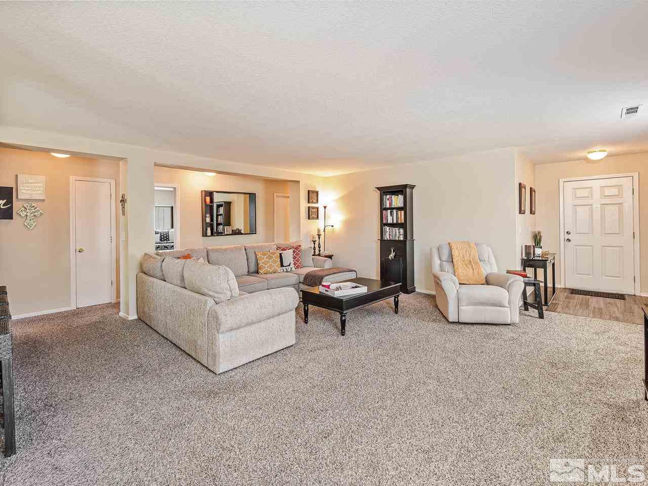 9603 Autumn Leaf Way Reno, NV 89506 - Photo 4 of 16 Photo 4