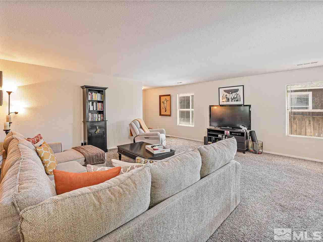 9603 Autumn Leaf Way Reno, NV 89506 - Photo 5 of 16 Photo 5