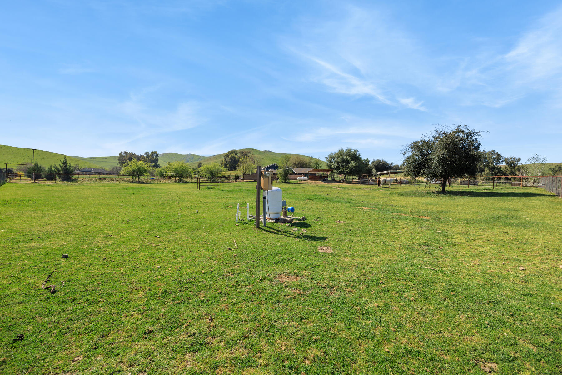 31393 Dahlem Drive Exeter, CA 93221 - Photo 63 of 79 63 - Frontal corral #2 (3) & well