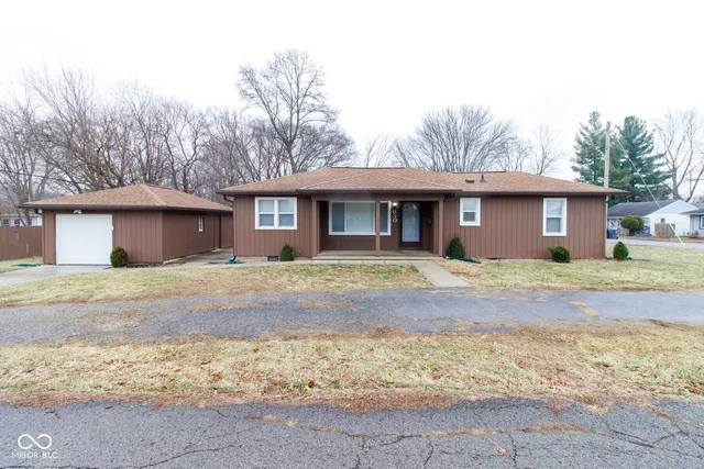$1,295 | 630 Chester Street, Anderson, IN 46012