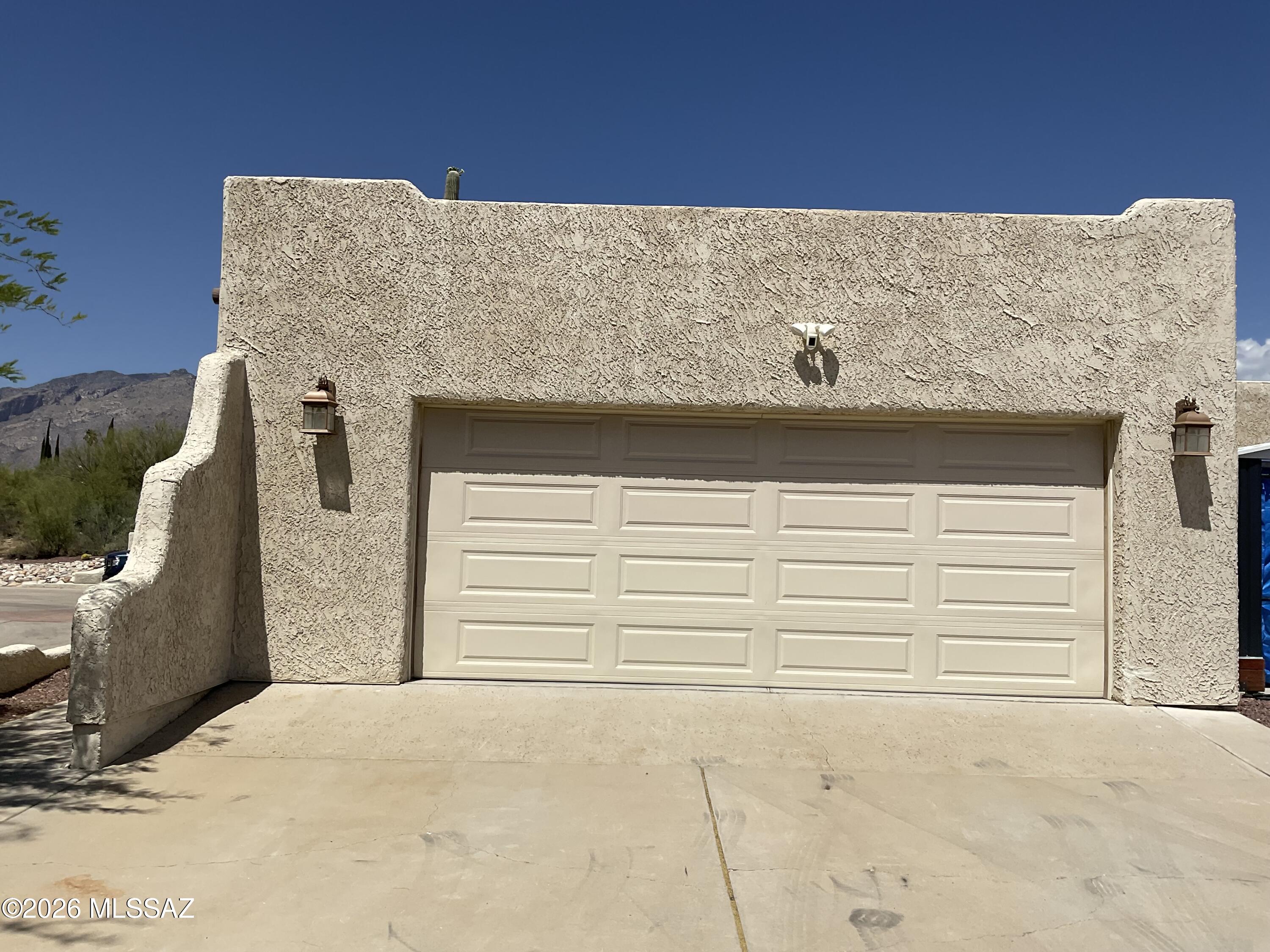 4060 North Swan Road Tucson, AZ 85718 - Photo 34 of 47 a view of outdoor space
