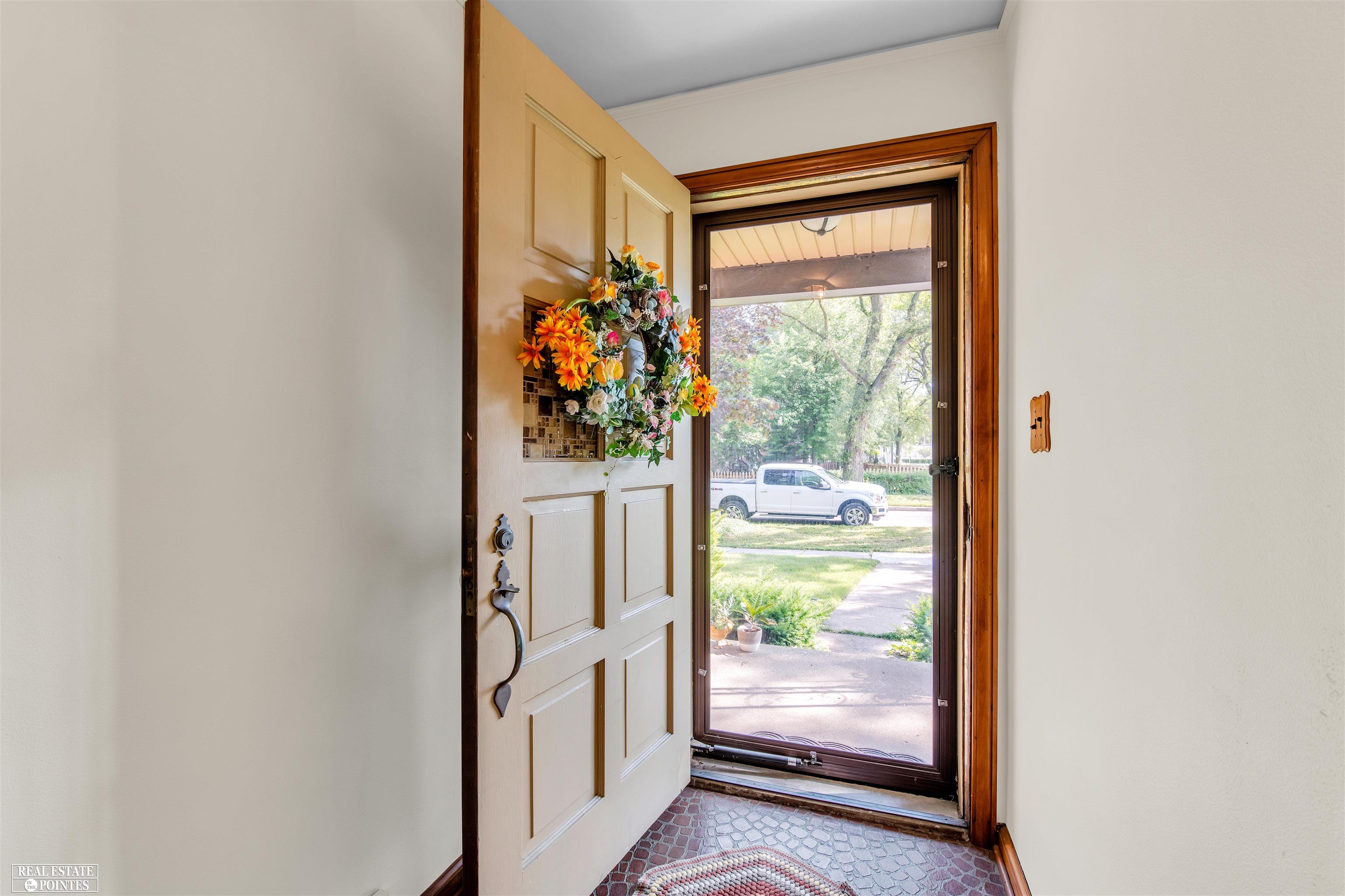 403 Cloverly Road Grosse Pointe Farms, MI 48236 - Photo 5 of 32
