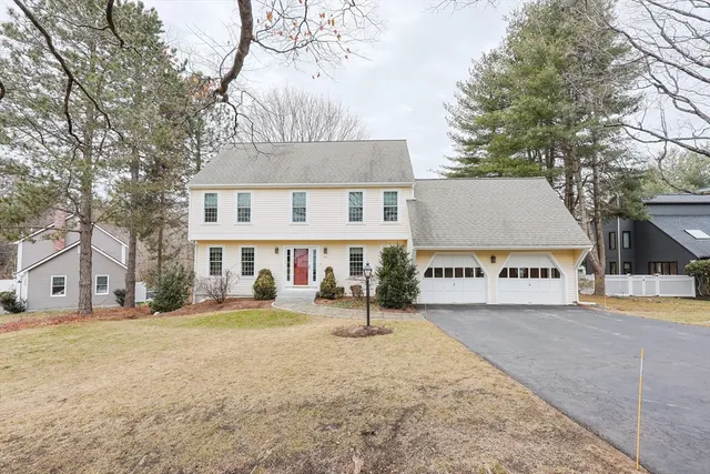 $950,000 | 261 Rolling Meadow Drive, Holliston, MA 01746