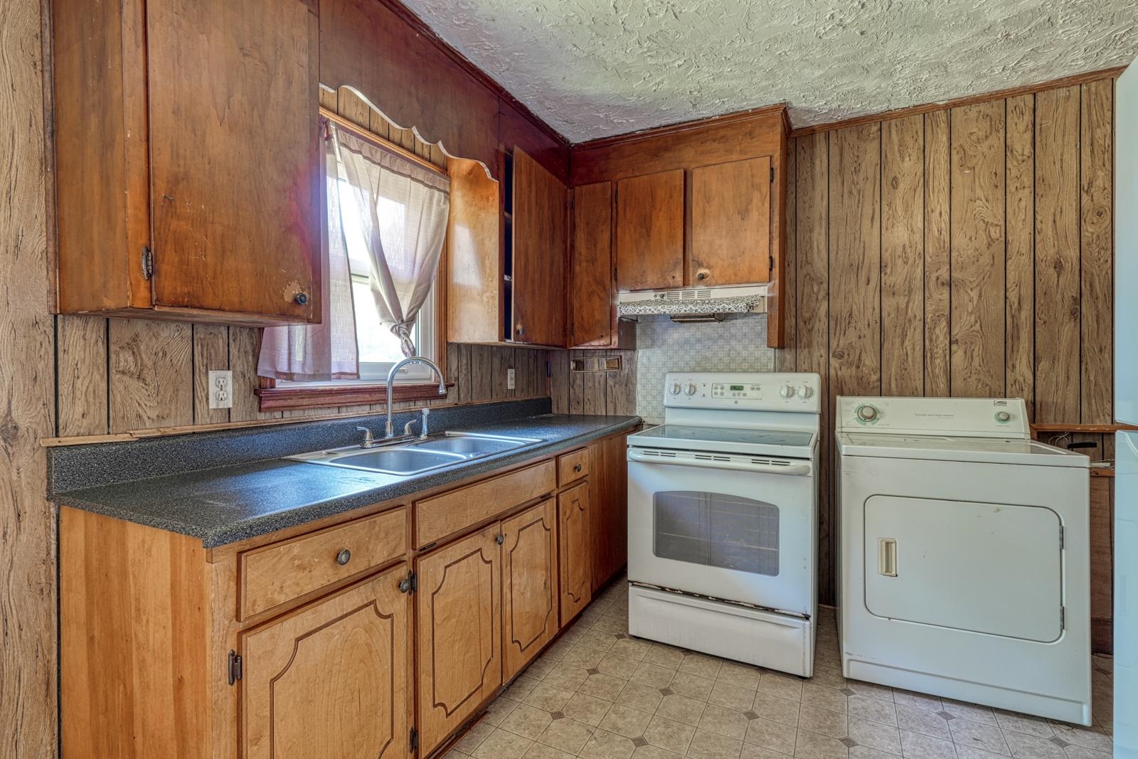 205 Bintage Road Greenwood, SC 29649 - Photo 7 of 21 Gallery Image 7