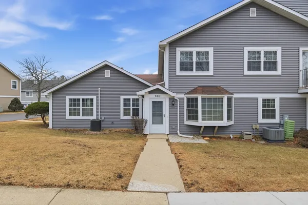 $2,250 | 460 North Lake Shore Drive, Unit 460, Palatine, IL 60067
