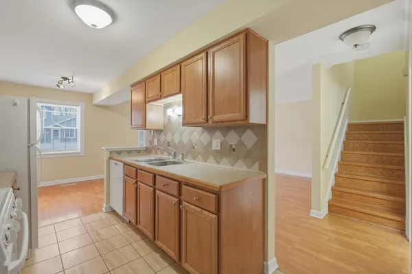 $2,250 | 460 North Lake Shore Drive, Unit 460, Palatine, IL 60067