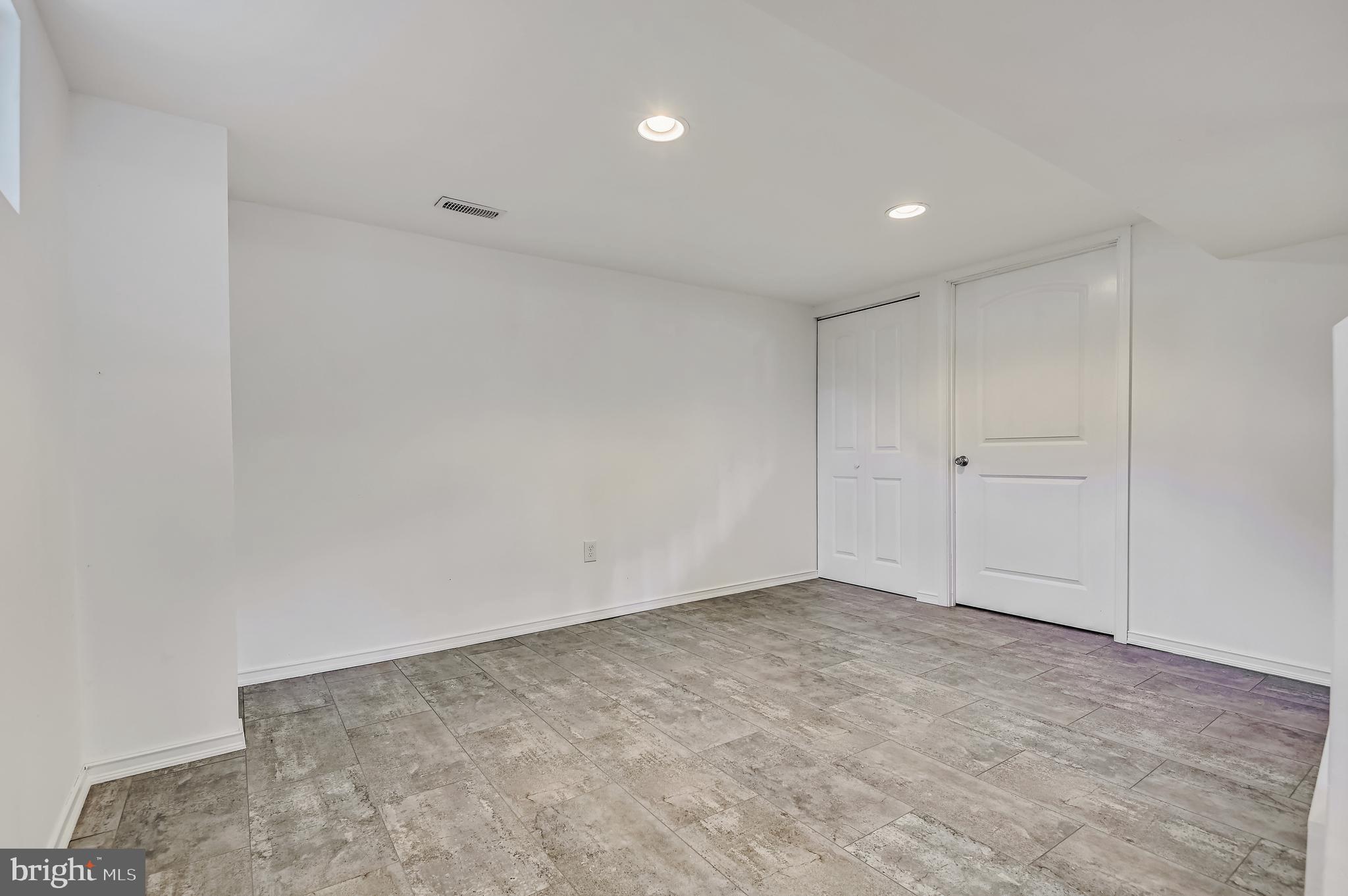 1111 Vernon Avenue Baltimore, MD 21229 - Photo 25 of 27 Basement