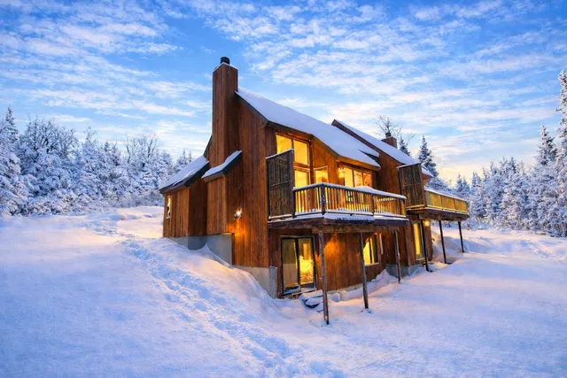 $819,000 | 5 Gray Fox Lane, Unit 1042, Sandy River Plt, ME 04970