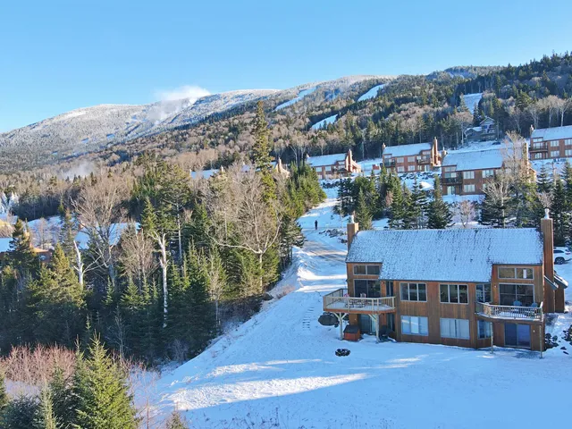 $819,000 | 5 Gray Fox Lane, Unit 1042, Sandy River Plt, ME 04970