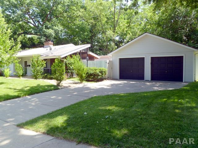 344 West Stonegate Road Peoria, IL 61614 - Photo 3 of 19 Gallery Image 3