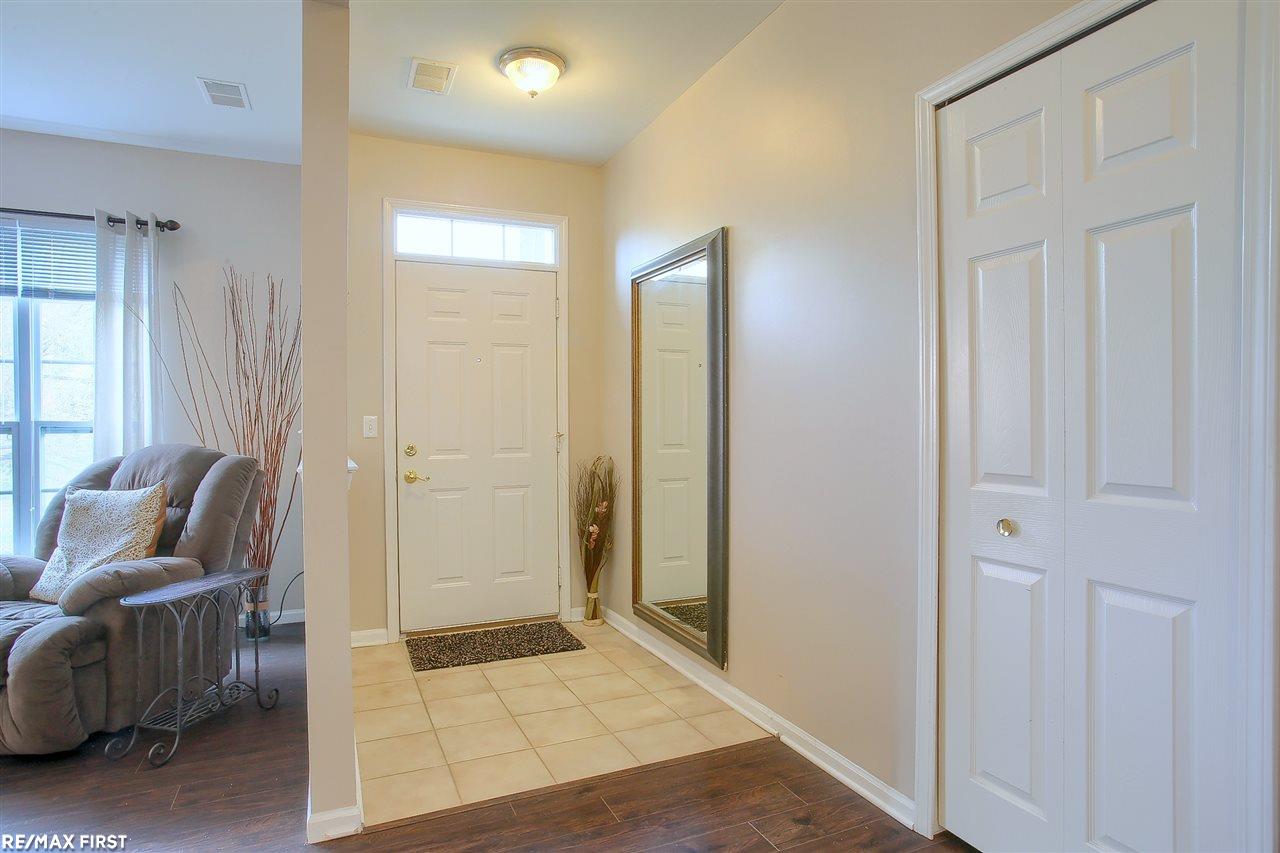 46003 Rhodes Drive Macomb, MI 48044 - Photo 2 of 26 50028162-1.JPG